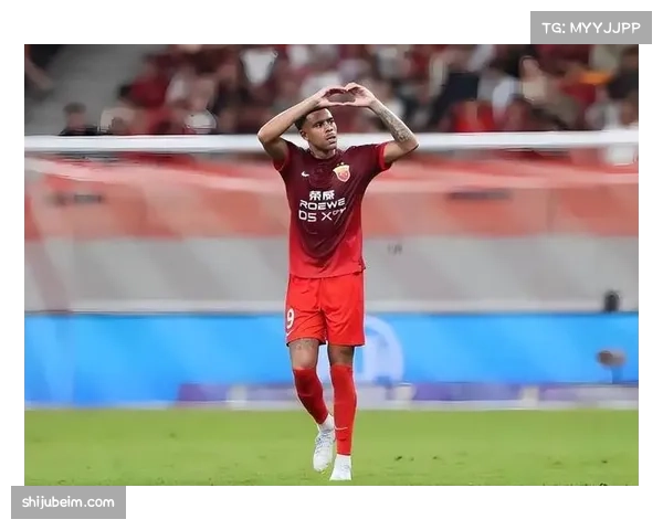 以上港金靴外援正式宣布年底加盟大连英博 与刘祝润携手共赴新征程 李国旭喜讯频传